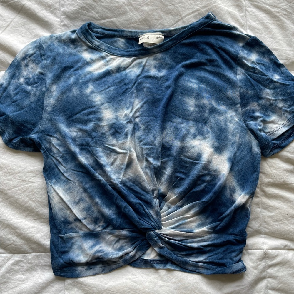 blue tie-dye crop t-shirt